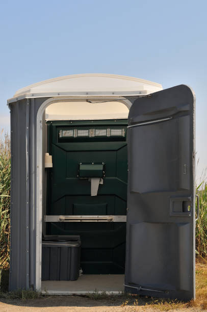 Best Portable restroom trailer rental  in Manhattan, MT